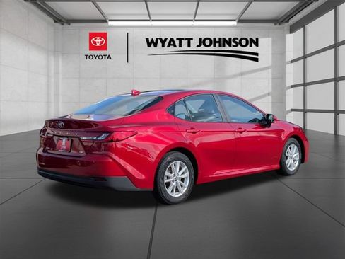 Used 2025 Toyota Camry LE FWD image 5