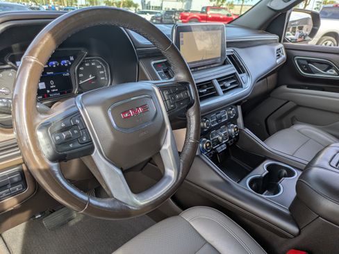 Used 2021 GMC Yukon SLT w/ SLT Luxury Plus Package image 22