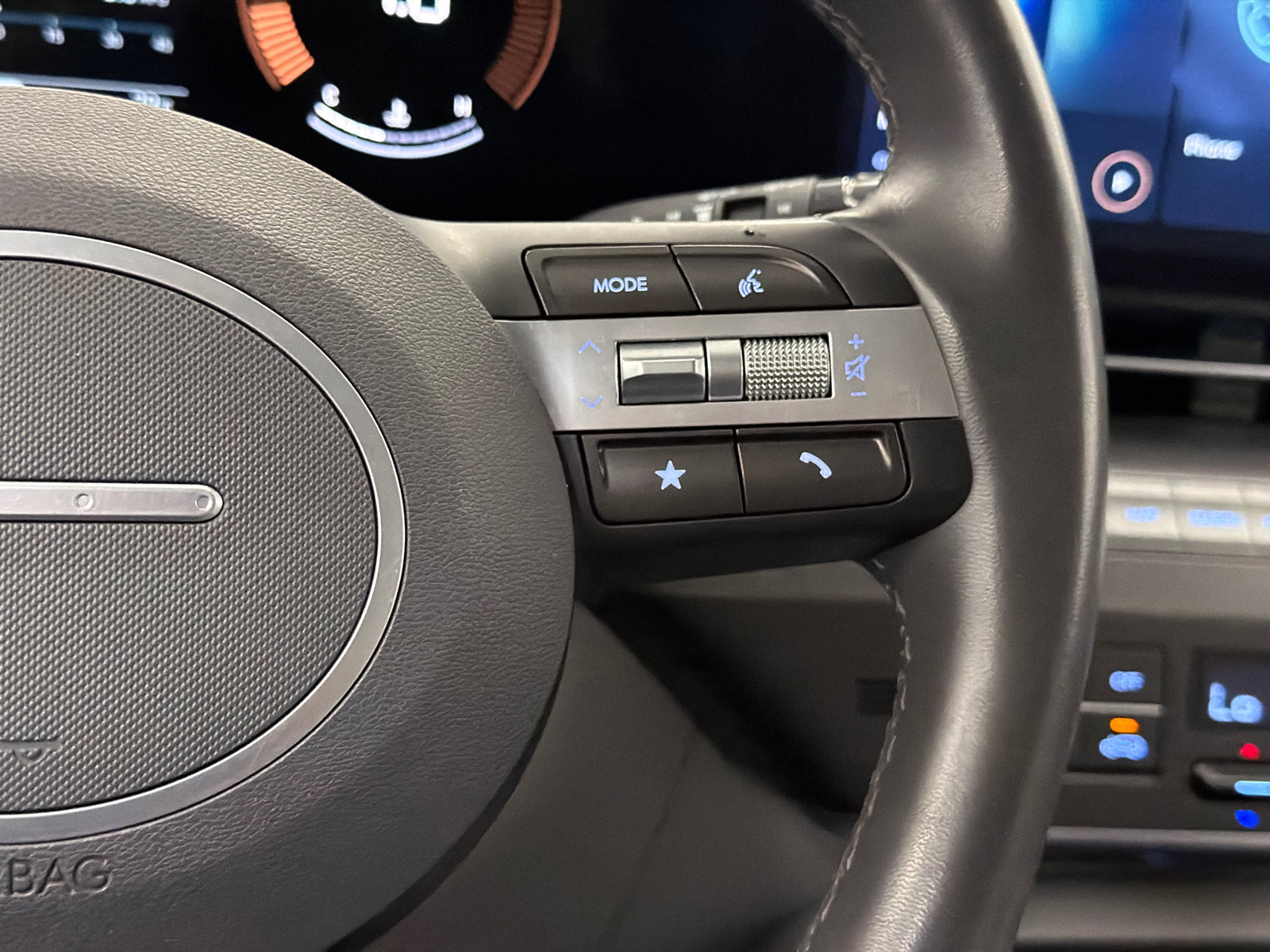 Used 2025 Hyundai Kona SEL AWD/4WD image 19