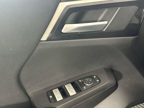 Used 2025 Mitsubishi Outlander ES FWD image 13