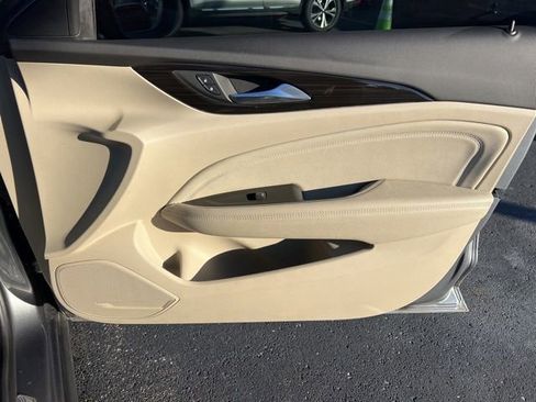 Used 2020 Buick Regal Essence image 34