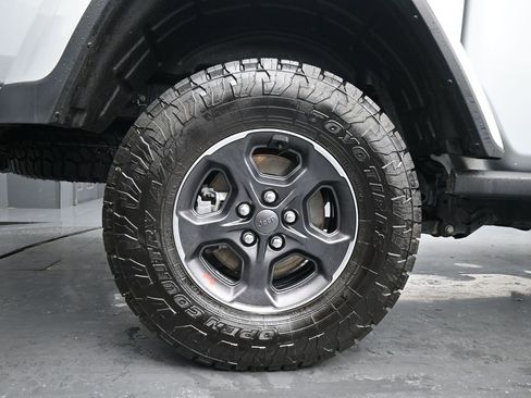 Used 2023 Jeep Gladiator Rubicon w/ Cold Weather Group image 10