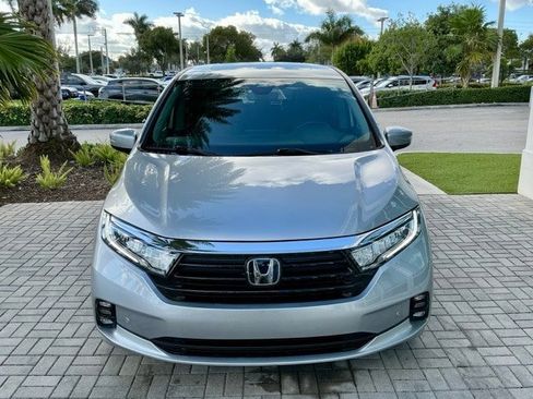 Used 2023 Honda Odyssey Elite image 2