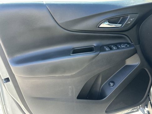Used 2023 Chevrolet Equinox LT image 14