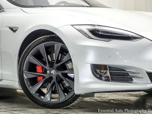 Used 2020 Tesla Model S Performance image 3