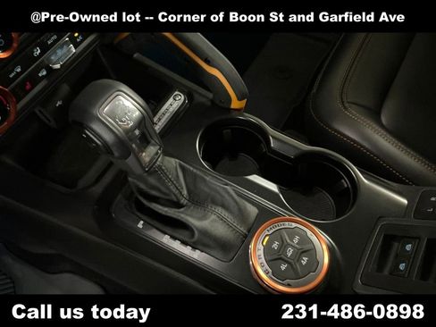 Used 2024 Ford Bronco Badlands w/ Sasquatch Package AWD/4WD image 25