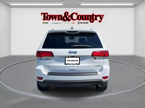 Certified 2022 Jeep Grand Cherokee Laredo E AWD/4WD image 8