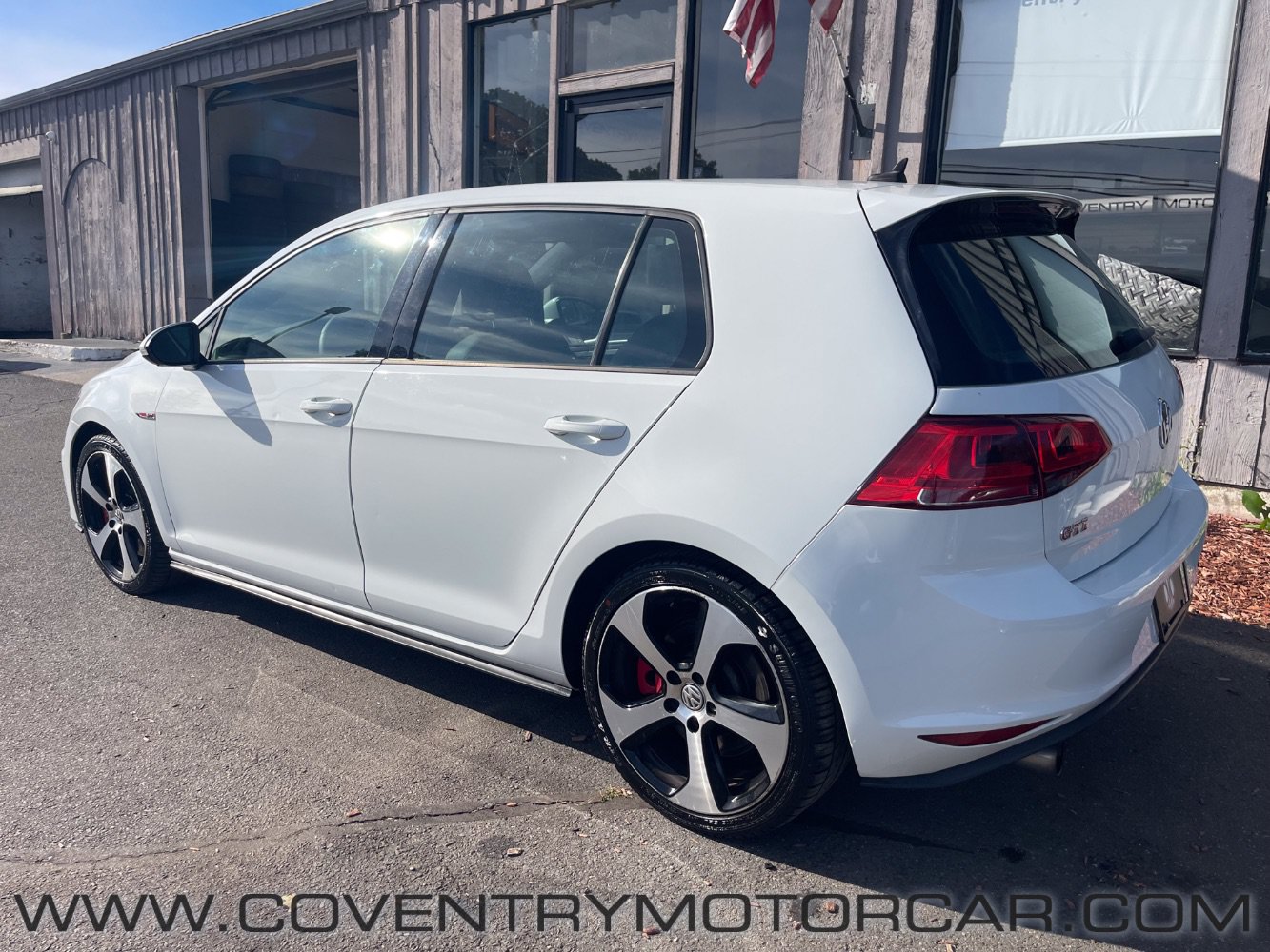 Used 2017 Volkswagen GTI SE FWD image 7