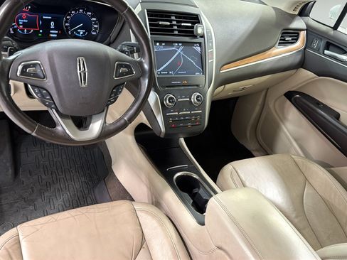 Used 2017 Lincoln MKC Select w/ Select Plus Package FWD image 20