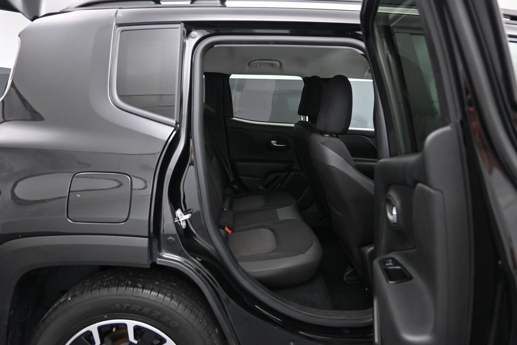 Used 2023 Jeep Renegade Latitude AWD/4WD image 25