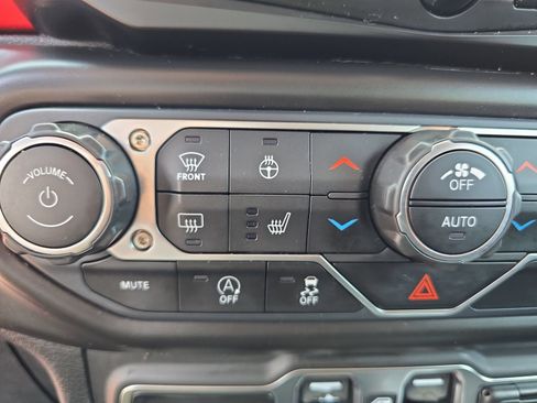 Used 2018 Jeep Wrangler Unlimited Rubicon AWD/4WD image 19