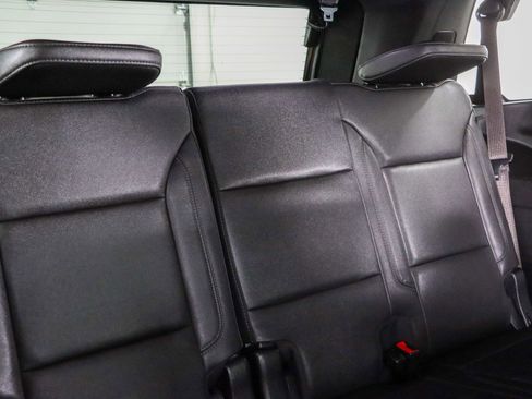 Used 2022 Chevrolet Tahoe Z71 w/ Luxury Package AWD/4WD image 33