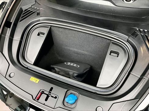 Used 2024 Audi e-tron GT Prestige AWD/4WD image 30