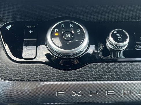 New 2025 Ford Expedition Platinum w/ Stealth Performance Package image 6