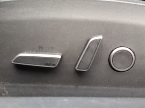 Used 2023 Tesla Model 3 Standard Range image 24