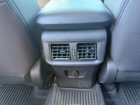 Used 2024 Toyota RAV4 LE AWD/4WD image 30