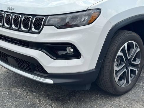 Used 2023 Jeep Compass Limited w/ Sun and Sound Group AWD/4WD image 8