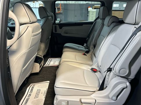 New 2026 Honda Odyssey Touring image 5
