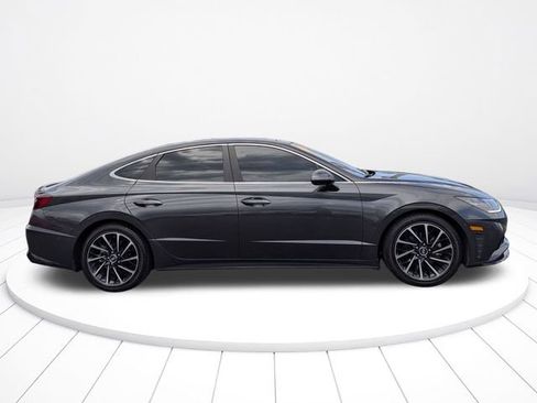 Used 2021 Hyundai Sonata Limited w/ Preferred Accessory Package FWD image 2