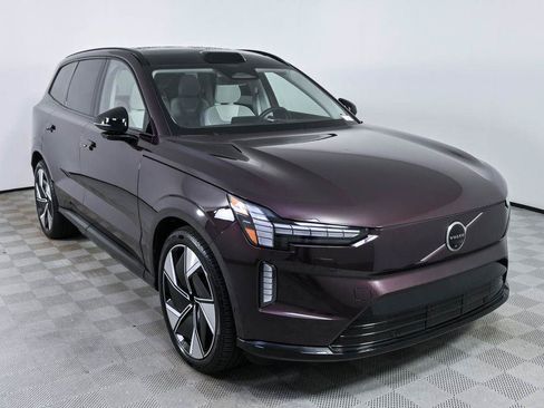 Used 2025 Volvo EX90 Ultra AWD/4WD image 28