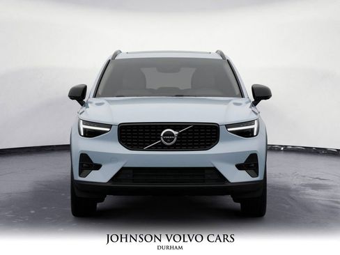 New 2026 Volvo XC40 B4 Plus w/ Climate Package image 2