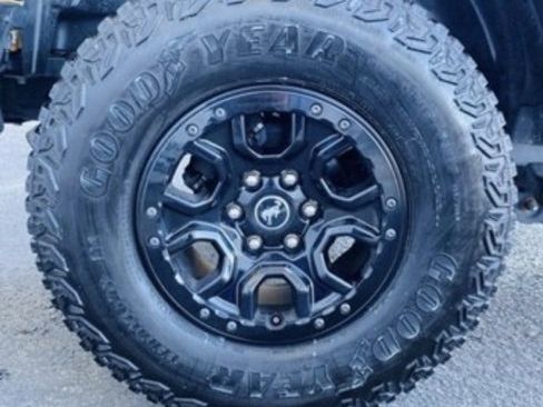 Used 2022 Ford Bronco Wildtrak image 5