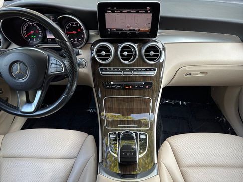 Used 2017 Mercedes-Benz GLC 300 4MATIC image 21