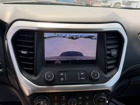 Used 2023 GMC Acadia SLE FWD image 15