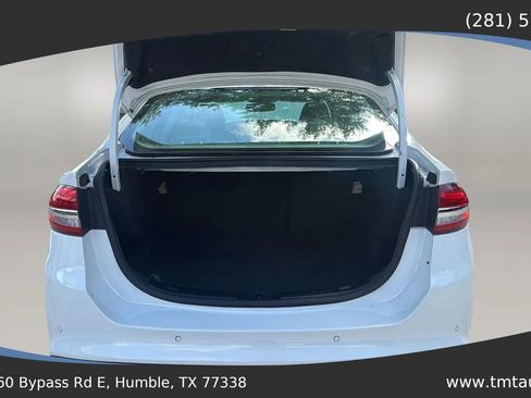 Used 2018 Ford Fusion SE w/ Fusion SE Technology Package FWD image 25