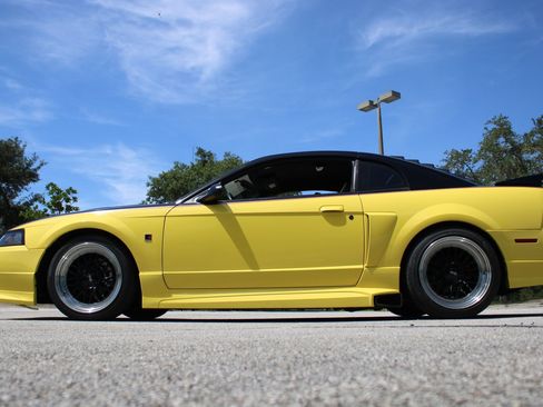 Used 2001 Ford Mustang GT RWD image 9