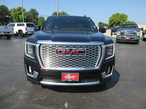 Used 2022 GMC Yukon Denali w/ Denali Premium Package AWD/4WD image 13