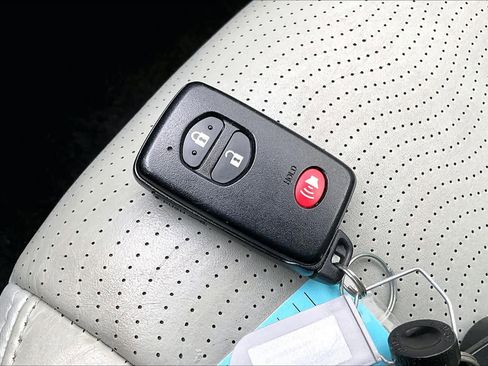 Used 2012 Toyota Prius Three image 12