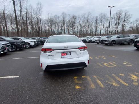 Used 2023 Toyota Corolla LE image 10
