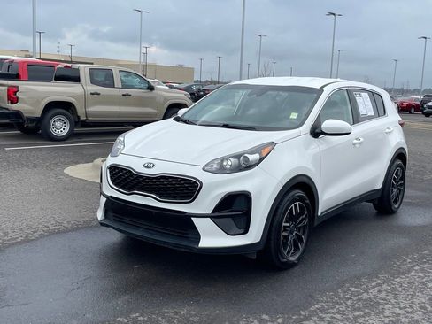 Used 2020 Kia Sportage LX image 4