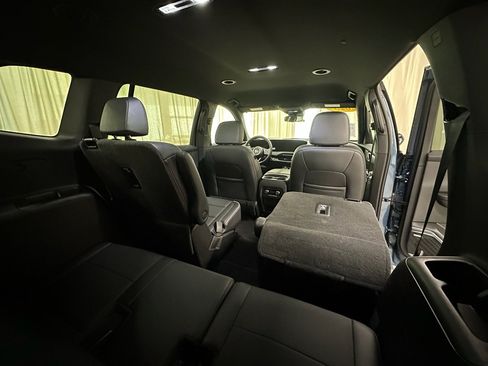 Certified 2025 Buick Enclave Preferred image 21