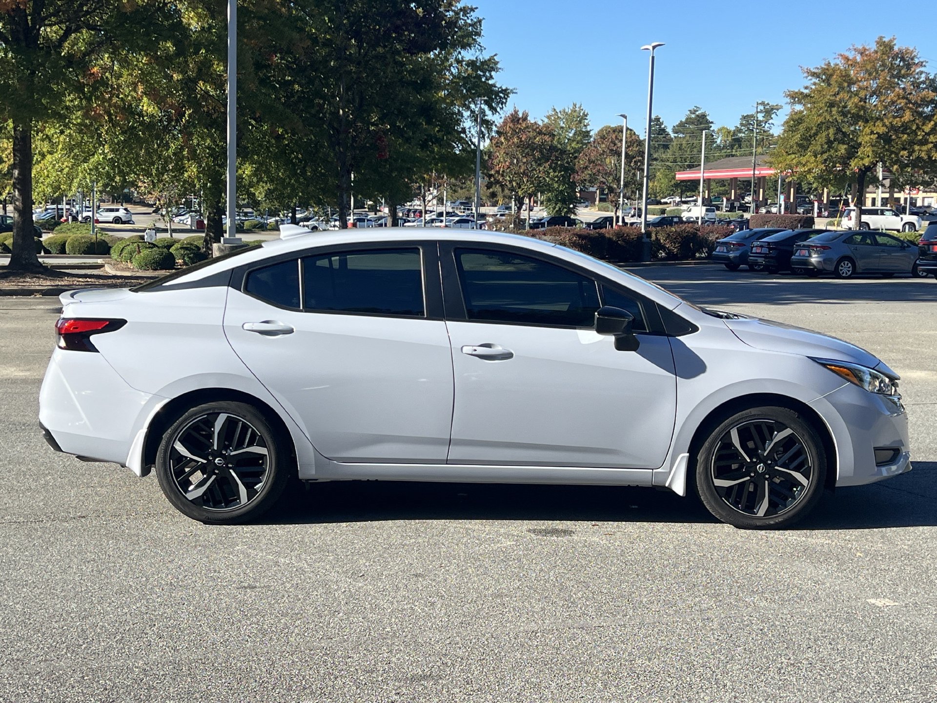 Used 2025 Nissan Versa SR w/ Trunk Package FWD image 22