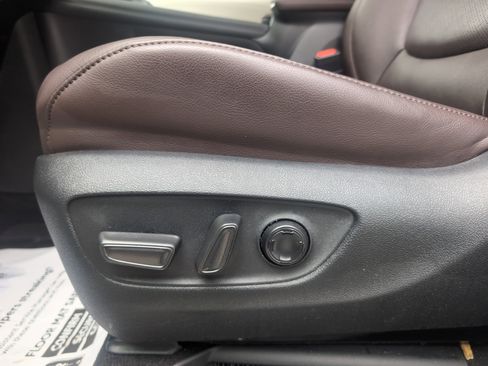 Certified 2024 Toyota Sienna Platinum image 17