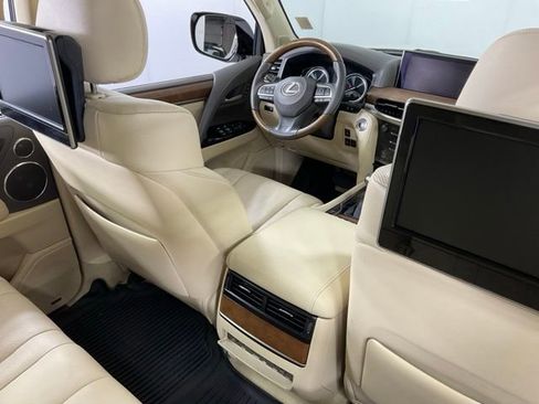 Used 2017 Lexus LX 570 4WD image 38