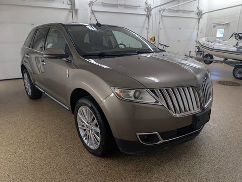 Used 2012 Lincoln MKX AWD image 5