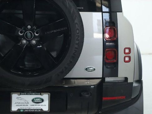 Used 2022 Land Rover Defender 110 X-Dynamic HSE AWD/4WD image 45