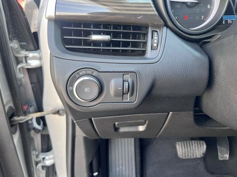Used 2019 Buick Envision Essence FWD image 30