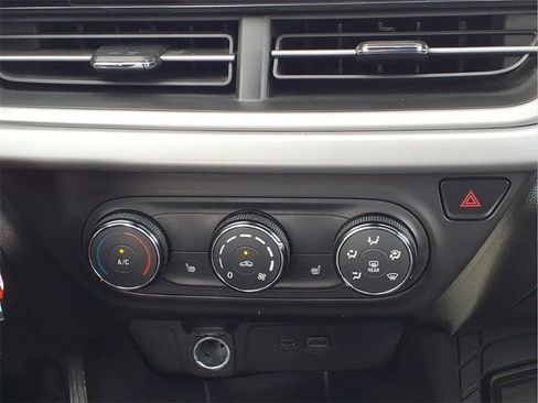 Used 2024 Chevrolet Trax RS w/ Driver Confidence Package image 21