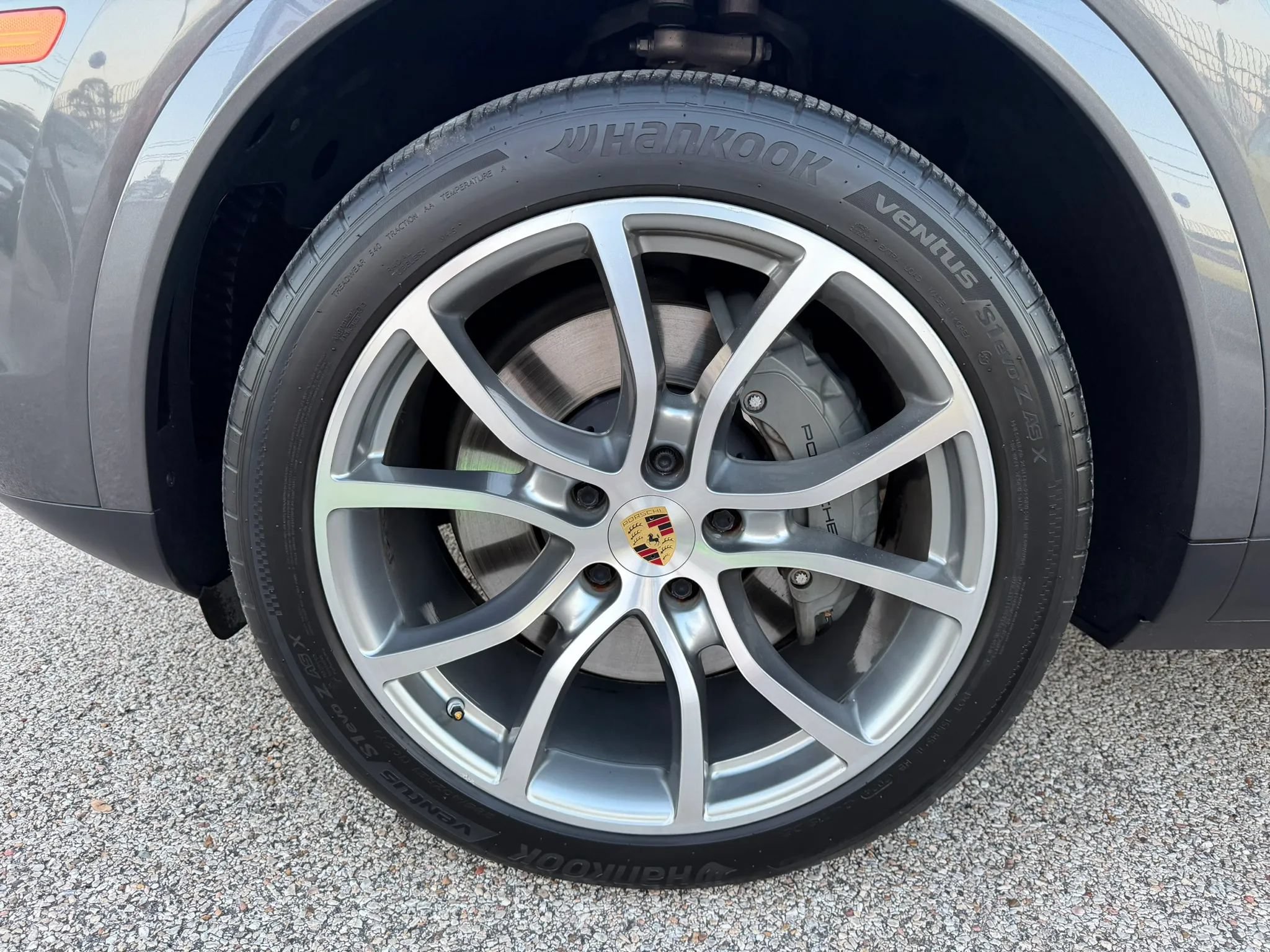 Used 2019 Porsche Cayenne S AWD/4WD image 14
