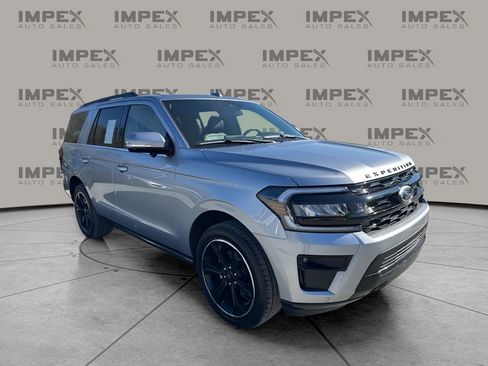 Used 2023 Ford Expedition Limited image 7