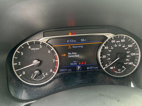 Used 2025 Nissan Altima 2.5 SV FWD image 40