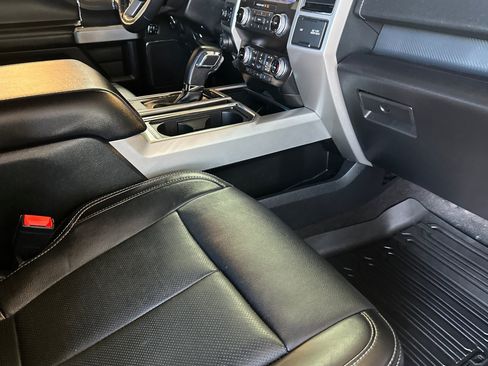 Used 2020 Ford F150 Lariat w/ Equipment Group 502A Luxury AWD/4WD image 15