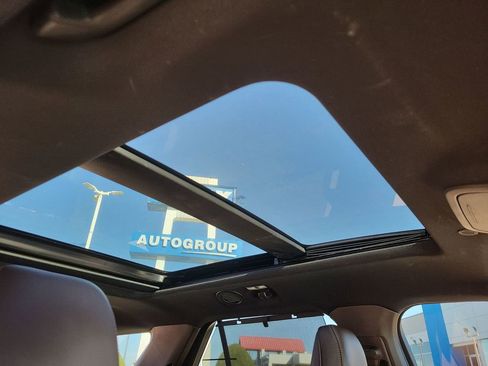 Used 2022 Ford Explorer King Ranch w/ Premium Technology Package image 19