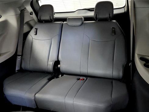 Certified 2024 Toyota Sienna XLE image 22