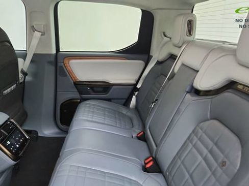 Used 2025 Rivian R1T Premium AWD/4WD image 29