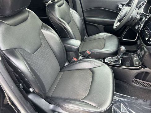 Certified 2021 Jeep Compass Latitude FWD image 11